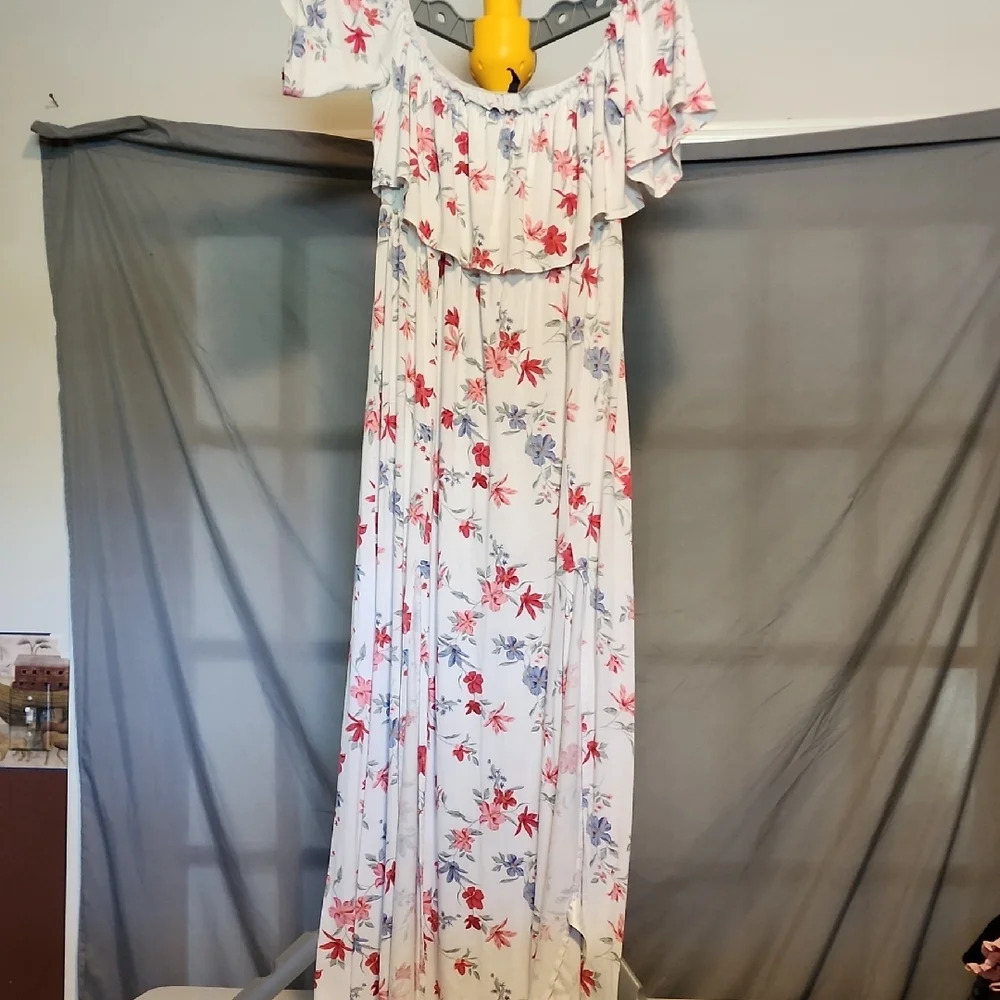 Divided Floral Ruffle Blouse - Picture 3 of 7